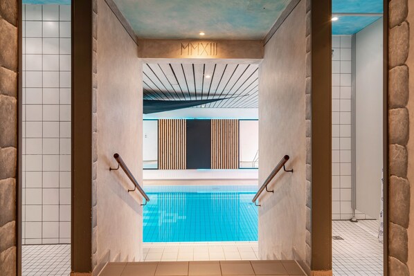 Indoor pool, a heated pool - Holiday Apartment 'Brünnstein-Zimmer 46' with Pool, Shared Garden and Sauna (Oberaudorf)