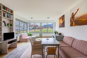 Televisio, pöytätennispöytä