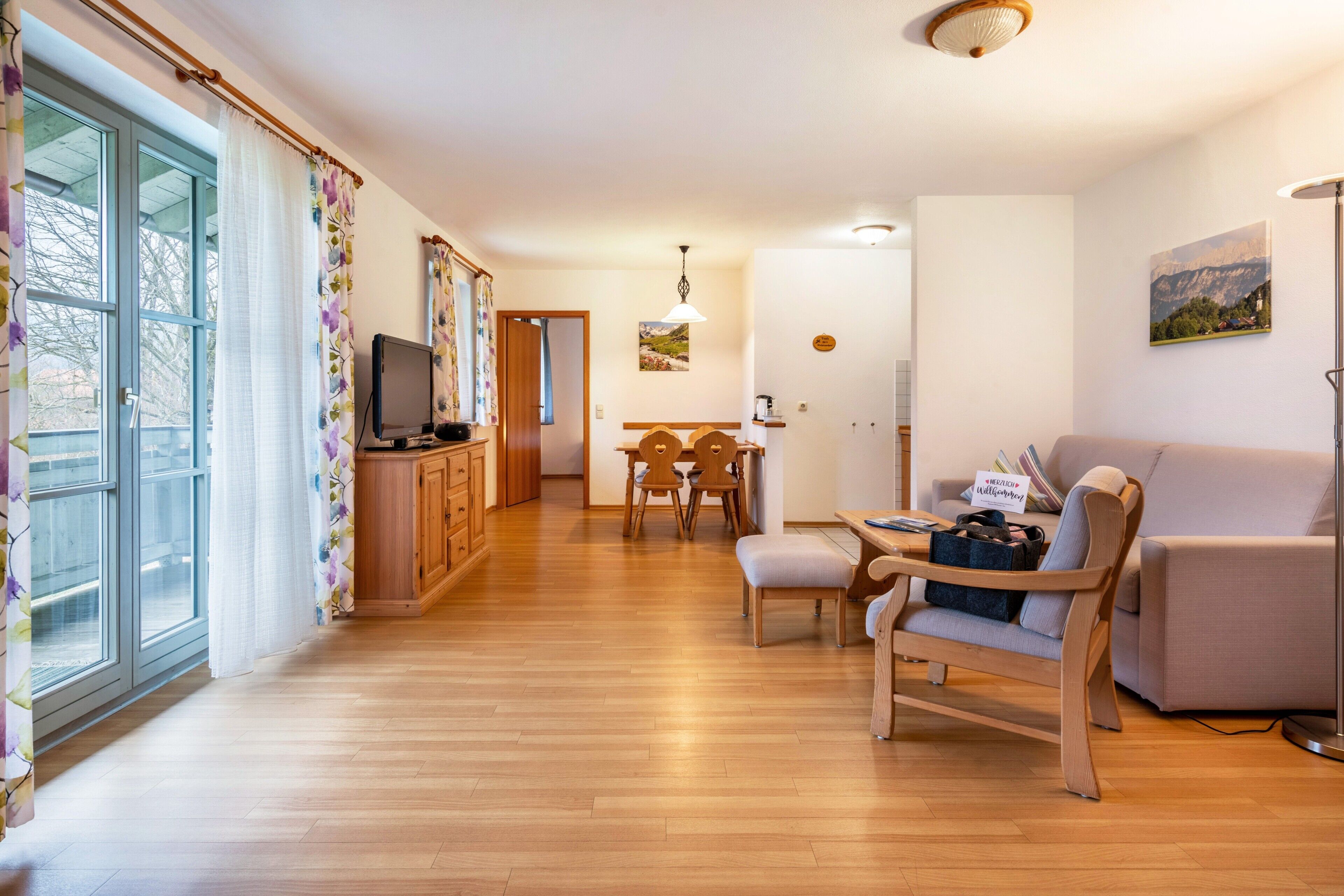 Télévision, table de tennis de table