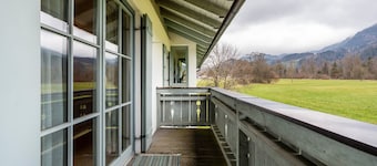 Holiday Apartment 'Brünnstein-Zimmer 11' with Pool, Shared Garden & Sauna