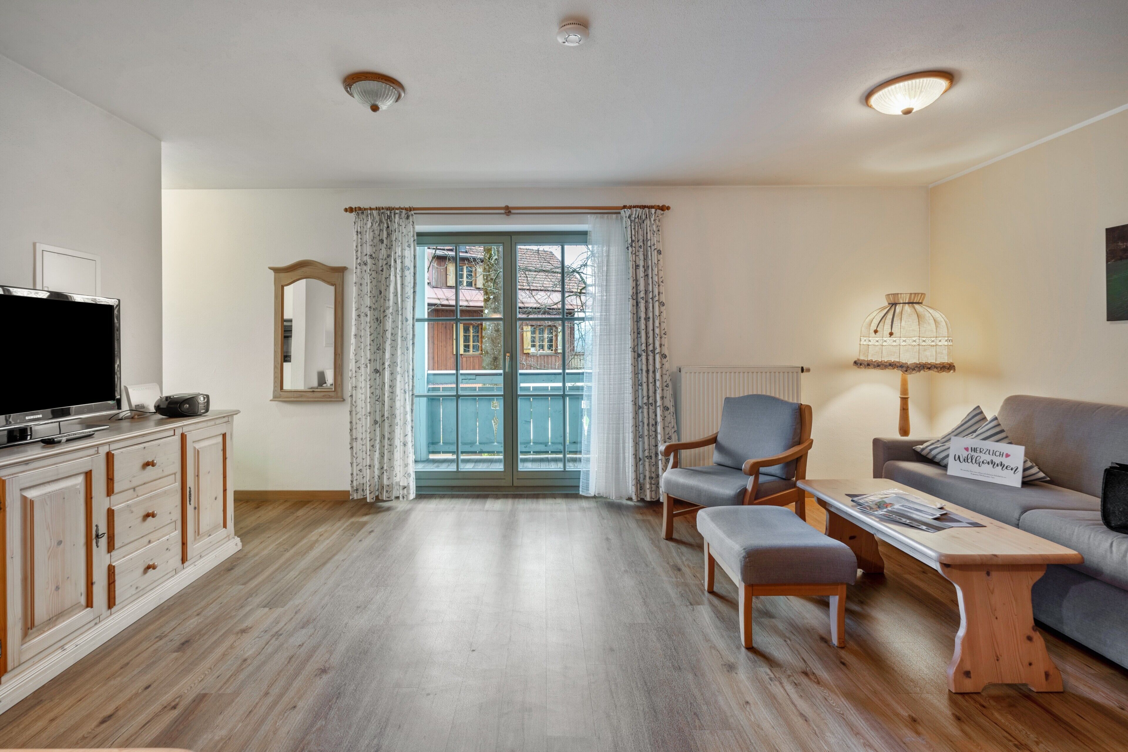 Televisión, mesa de ping pong