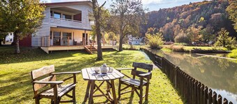 Wohnung 2 – Gemütliche Ferienwohnung mit Balkon & Flusszugang