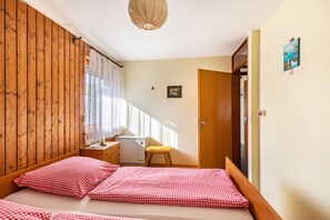 1 bedroom, free WiFi, bed sheets