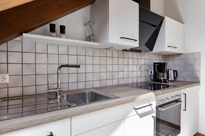 Kühlschrank, Ofen, Herdplatte, Geschirrspüler