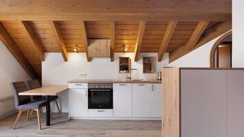 Réfrigérateur, four, plaque de cuisson, lave-vaisselle