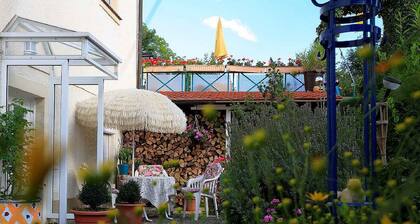 Apartment 'Mengeler' with Private Terrace, Private Garden and Wi-Fi