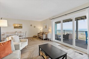 Condo (3 Bedrooms) | Property amenity