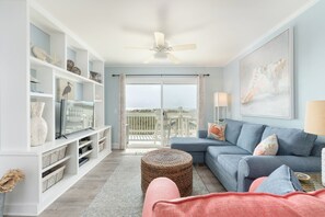 Condo (2 Bedrooms) | Property amenity