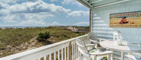 Condo (2 Bedrooms) | Front of property