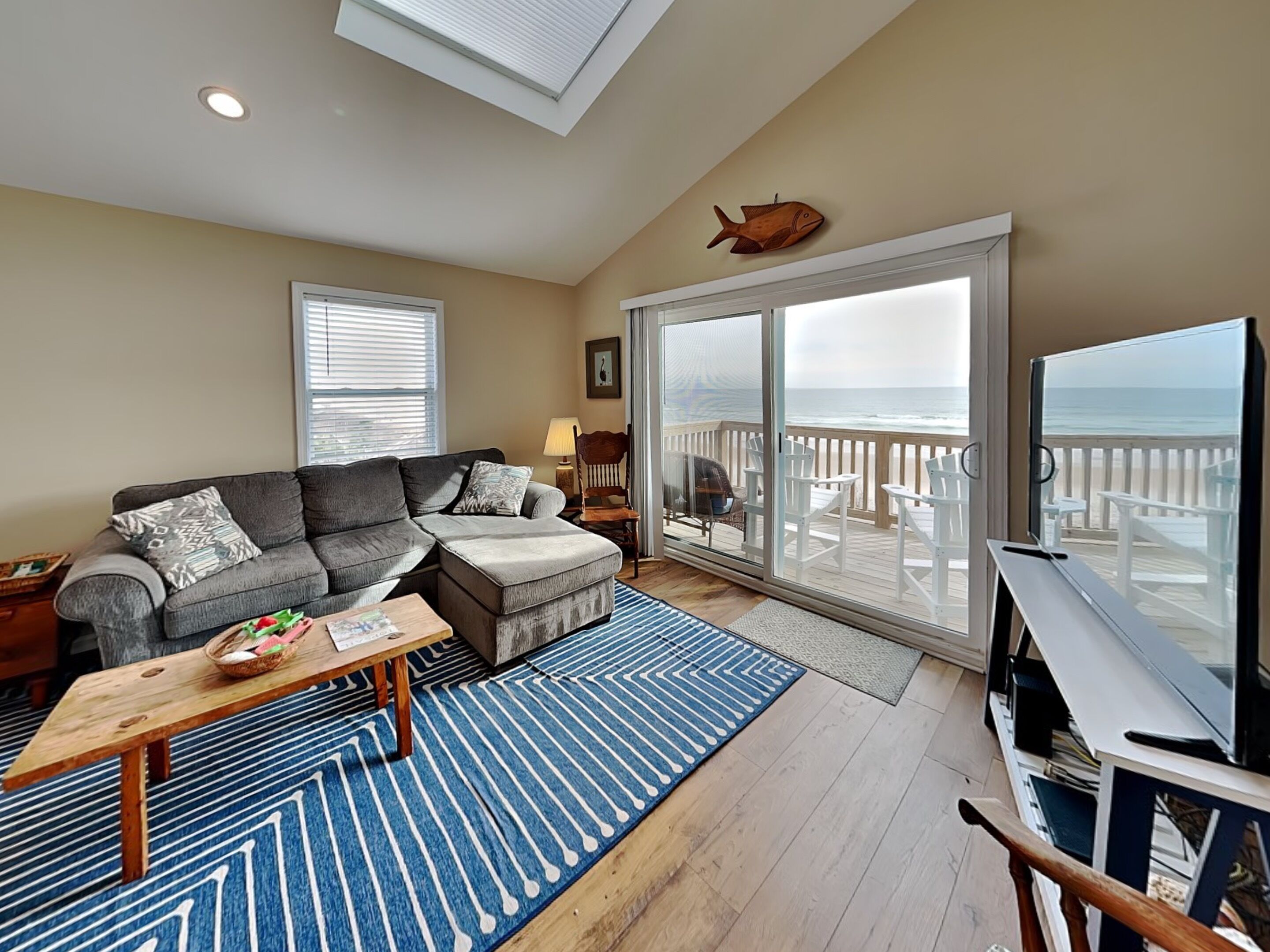 Condo (2 Bedrooms) | Property amenity