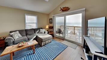 Condo (2 Bedrooms) | Property amenity