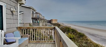Pelican Nest by Topsail Realty