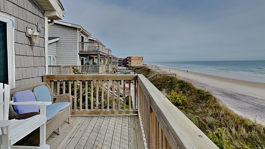 Pelican Nest by Topsail Realty