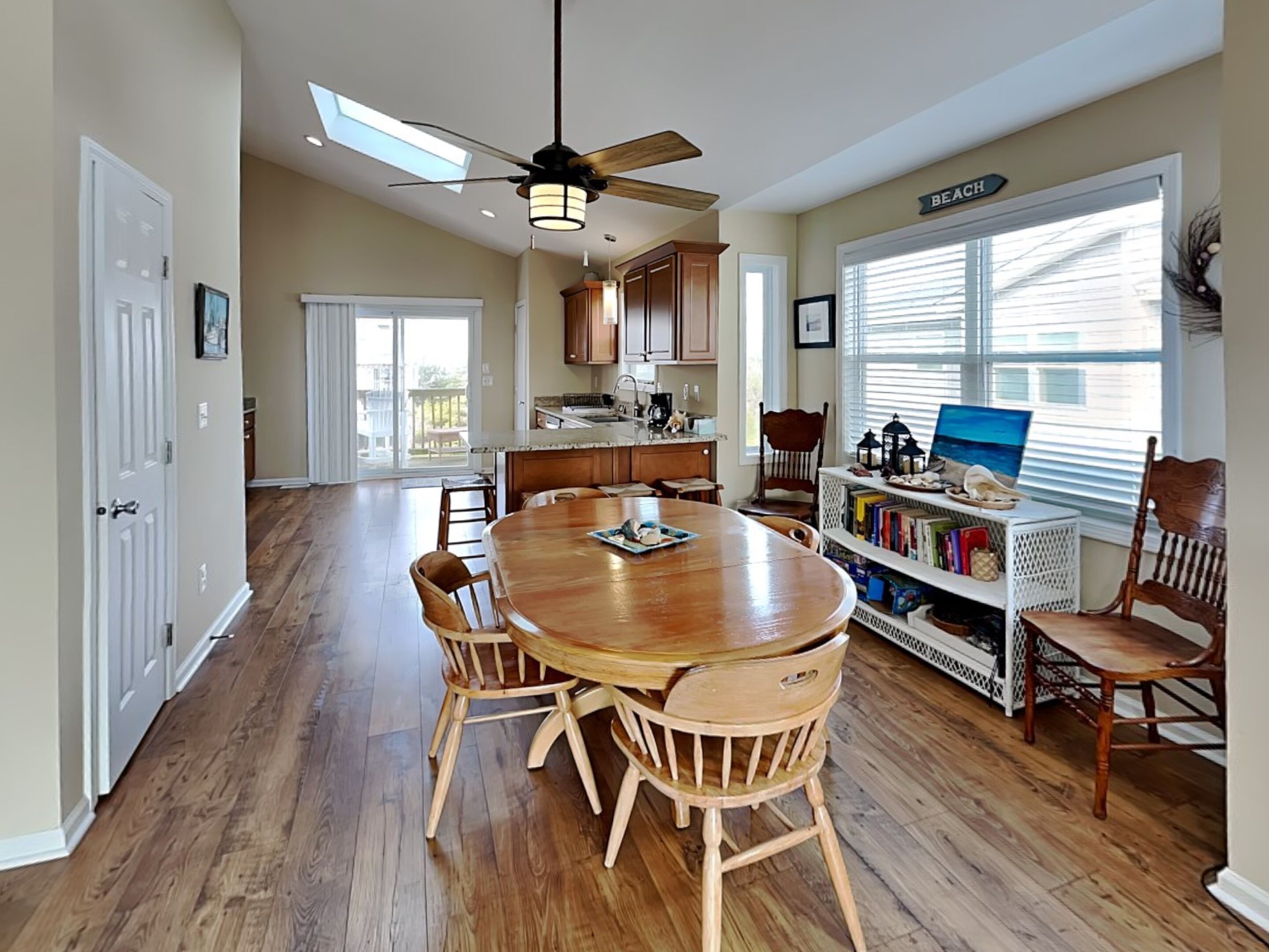 Condo (2 Bedrooms) | Property amenity