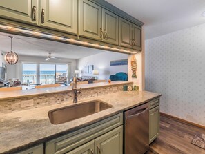 Condo (3 Bedrooms) | Property amenity