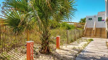 Condo (2 Bedrooms) | Property amenity