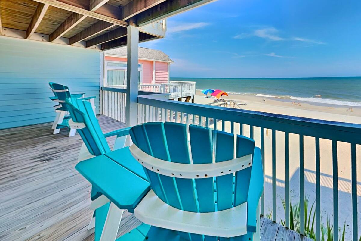 Condo (2 Bedrooms) | Front of property