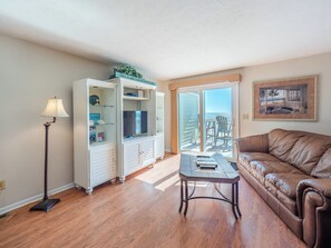 Condo (3 Bedrooms) | Servicio de la propiedad