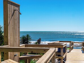 Condo (2 Bedrooms) | Property amenity