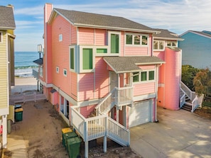 Condo (4 Bedrooms) | Property amenity
