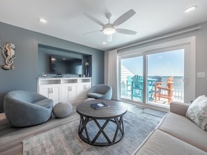 Condo (2 Bedrooms) | Property amenity