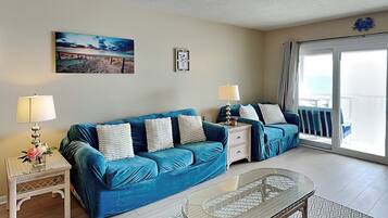 Condo (2 Bedrooms) | Kemudahan hartanah