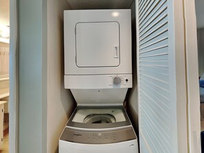 Condo (2 Bedrooms) | Property amenity
