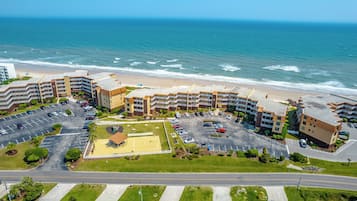 Condo (2 Bedrooms) | Property amenity