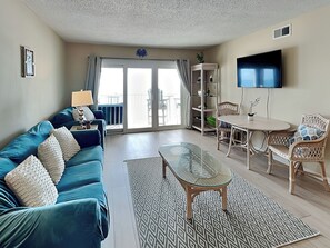 Condo (2 Bedrooms) | Property amenity