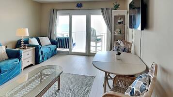 Condo (2 Bedrooms) | Property amenity