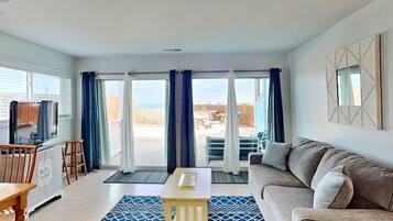 Condo (1 Bedroom) | Front of property