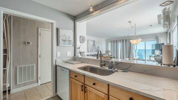 Condo (1 Bedroom) | Property amenity