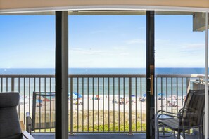 Condo (3 Bedrooms) | Servicio de la propiedad