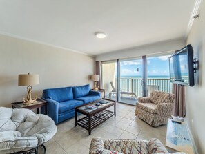 Condo (3 Bedrooms) | Property amenity