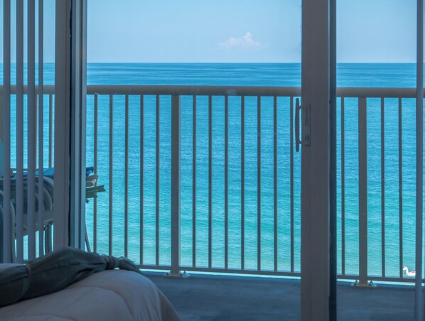 Condo (3 Bedrooms) | Property amenity