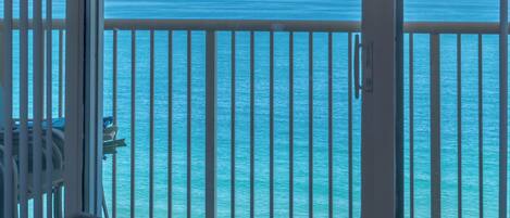 Condo (3 Bedrooms) | Property amenity