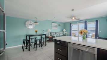 Condo (2 Bedrooms) | Property amenity