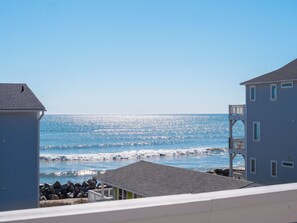 Condo (2 Bedrooms) | Property amenity