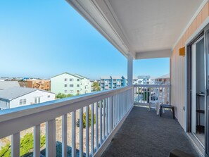 Condo (2 Bedrooms) | Property amenity