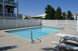 Condo (2 Bedrooms) | Property amenity