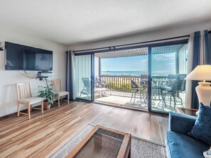 Condo (2 Bedrooms) | Property amenity