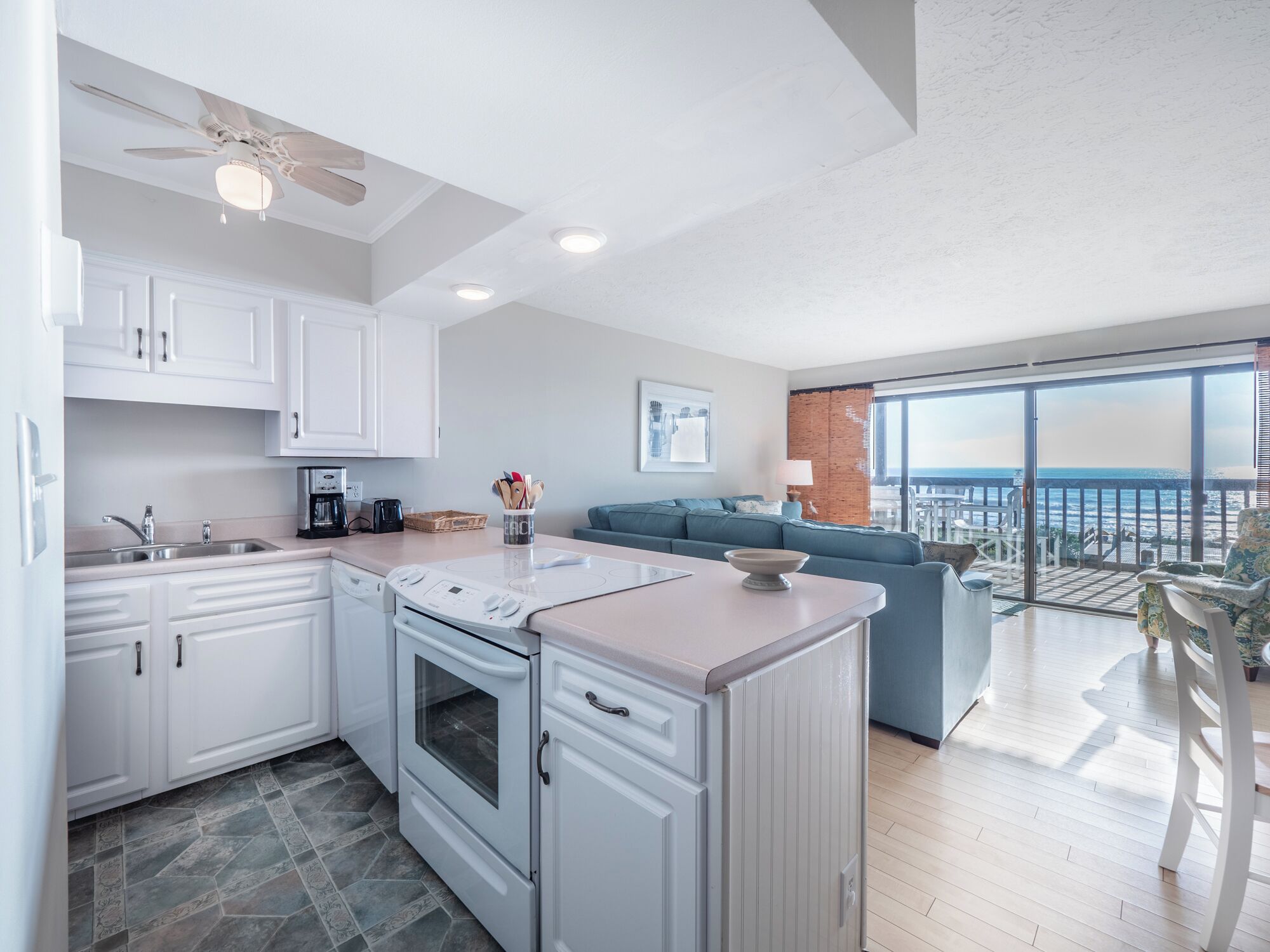 Condo (1 Bedroom) | Property amenity