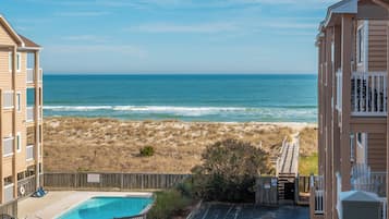 Condo (2 Bedrooms) | Property amenity