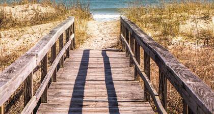 Sand Pebbles by Carolina Retreats