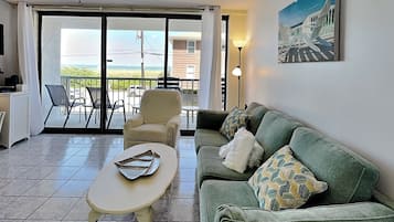 Condo (2 Bedrooms) | Property amenity
