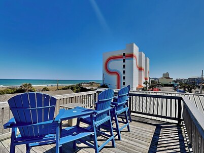 CB海蜂#2由Carolina Retreats提供