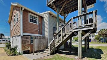 Studio (2 Bedrooms) | Property amenity