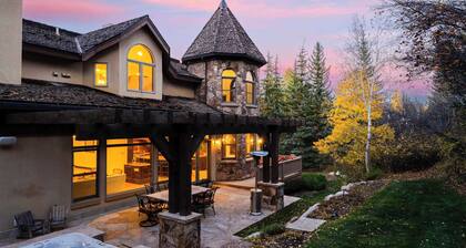 Cozy Edwards Retreat w/ Fireplace, Near Ski Resort Osprey Nest by Avantstay