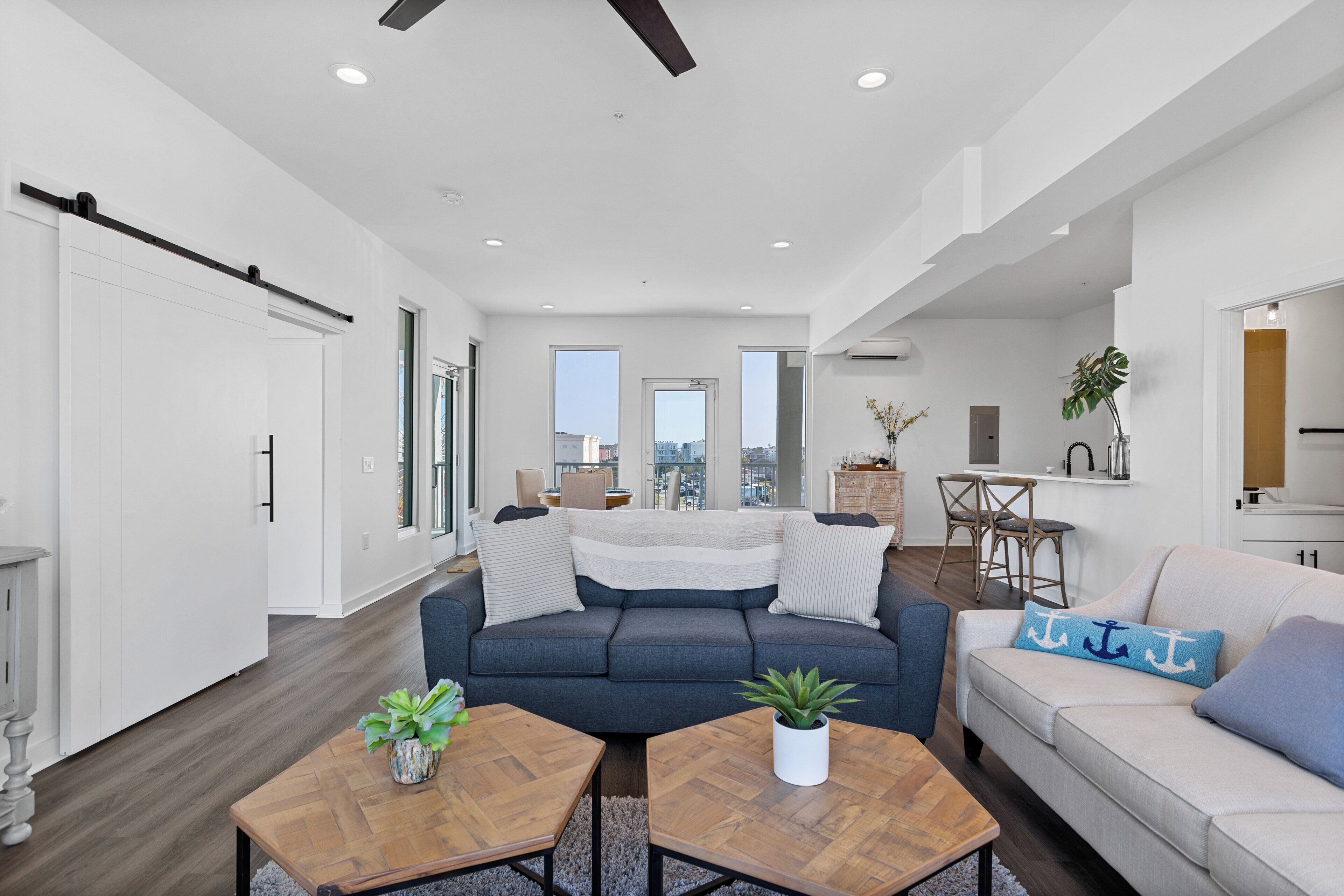 Condo (2 Bedrooms) | Servicio de la propiedad