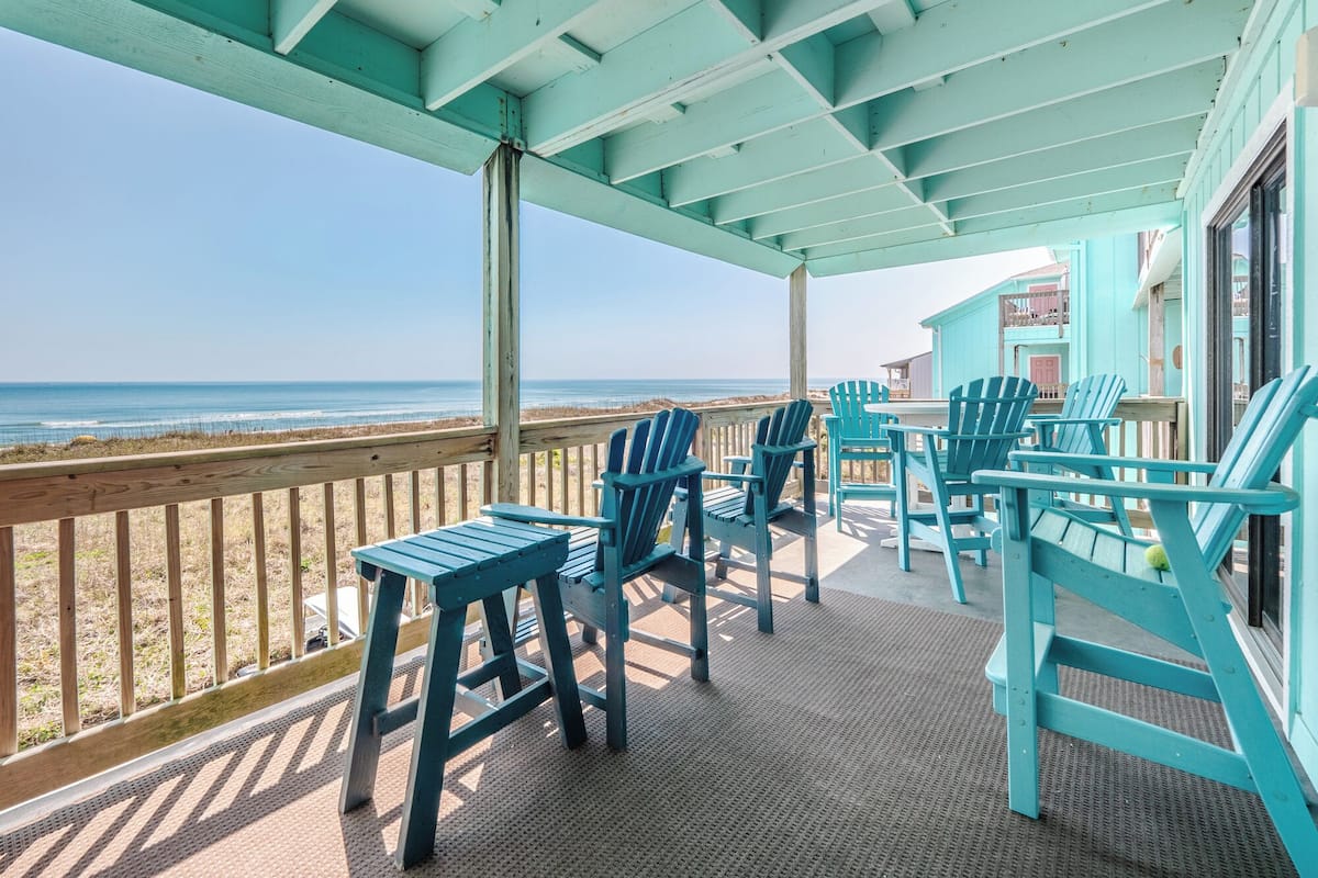 Condo (3 Bedrooms) | Front of property